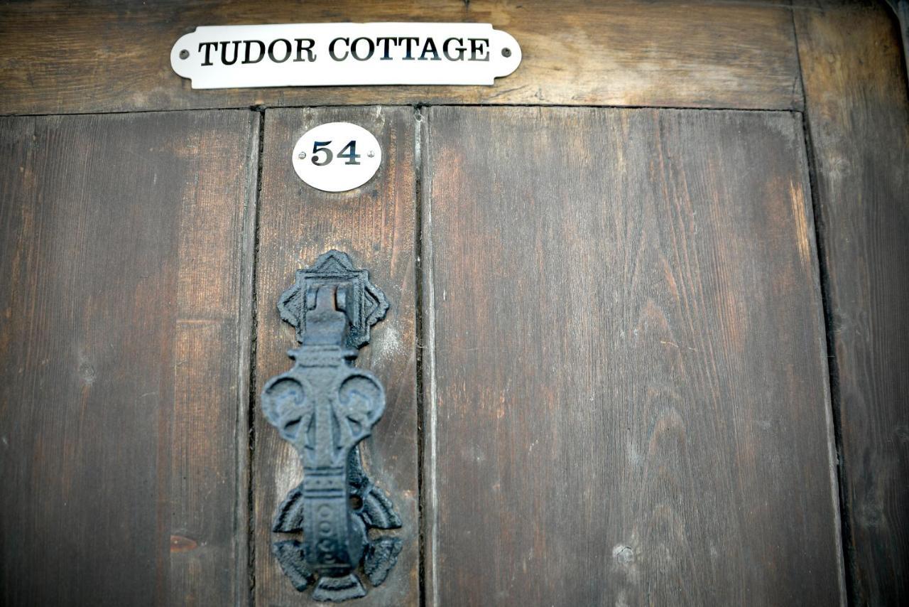 Tudor Cottage Sandwich Exterior photo